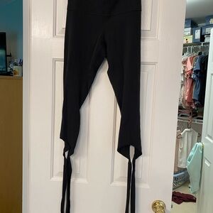 Black High-Waisted Leggings with Stirrup